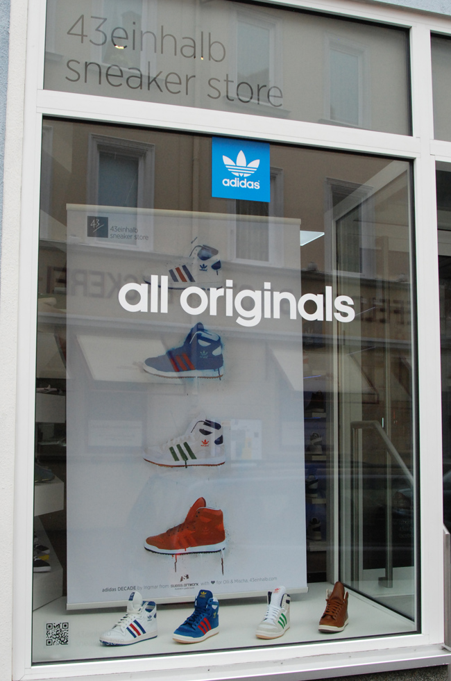 Adidas Decade 43einhalb Beastin Illustration Graffiti Sprühdose Schablone Kunst Banner Sneaker Fulda München Herzogenaurach
