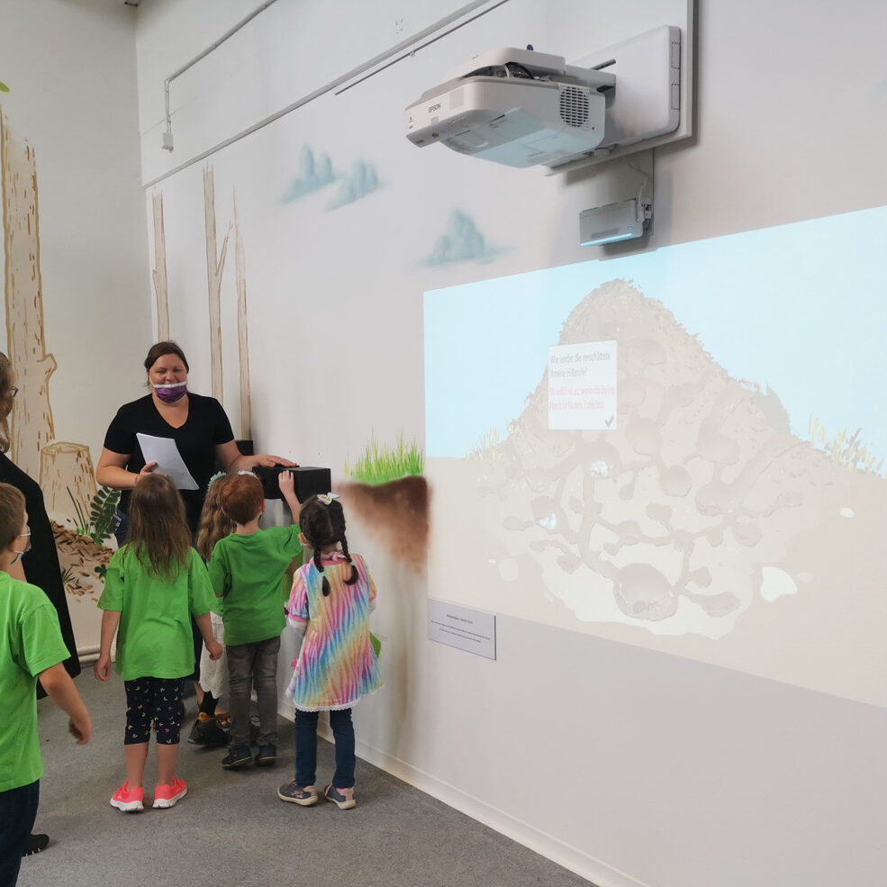 ausstellung, museum, kaf, kinderakademie, fulda, mitmachmuseum, interaktiv, illustration, wandgestaltung, design, kunst, sprühen, ingmar süß. kinder, experimenta, kindermuseum