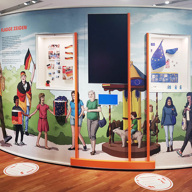 hambacher schloss, hambach, neustadt weinstraße, rheinland pfalz, schloss, museum, ausstellung, demokratie, farbe bekennen, hambacher fest, ausstellungsdesign, design, gestaltung, illustration, museumsgestaltung, ausstellungsgestaltung, ingmar süß, suess.artwork, ausstellungsillustration, wandgestaltung, malu dreyer, kurt beck, wolfgang niedecken, abdel karim, claudia deeg, swr, swf, hinauf, gezeichnet, art, kunst