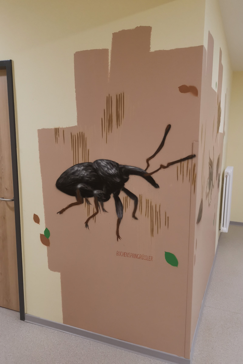 Wandgestaltung, Mosewaldschule, Eisenach, Bildung, Illustration, Natur, Baum, Wald, Eiche, Buche, Ulme, Mensa, Kinder, Grundschule, Bildung, Bilder, Graffiti, Fassade, Mural Art